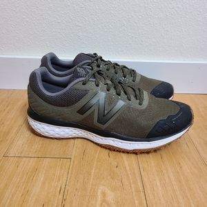 NEW BALANCE 620 V2  Trail Running Shoes 9.5